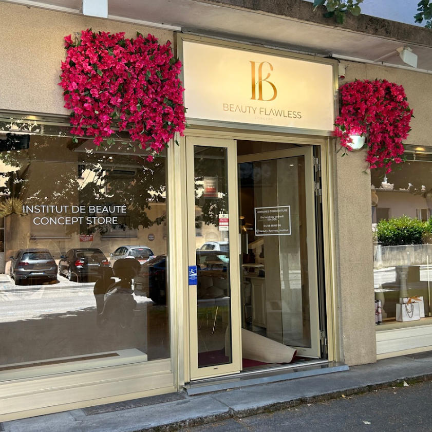 Charger la vidéo: Votre institut de beauté et concept store